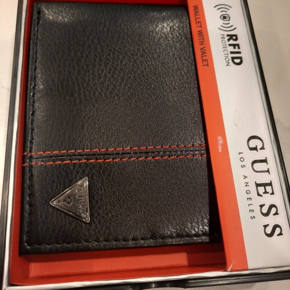 Guess wallet BNWT - Picture 2 of 6
